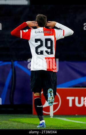 ROTTERDAM, NIEDERLANDE - 25. OKTOBER: Santiago Gimenez (Feyenoord Rotterdam) trifft, aber das Tor wird während der Gruppe E - UEFA-Champions abseits gesetzt Stockfoto