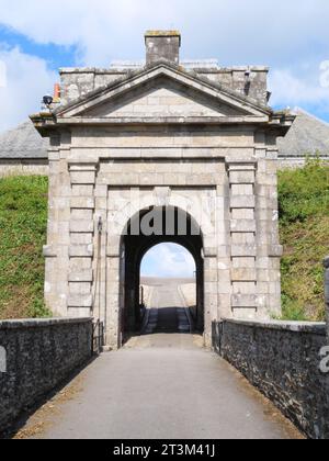 Brücke und Tor zum Pendennis Castle in der Nähe von Falmouth England Stockfoto