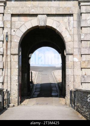 Brücke und Tor zum Pendennis Castle in der Nähe von Falmouth England Stockfoto