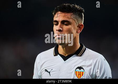 Gabriel Paulista von Valencia CF reagiert auf das LaLiga EA Sports Spiel zwischen Valencia CF und Cadiz CF im Estadio Mestalla am 23. Oktober 2023 in Stockfoto