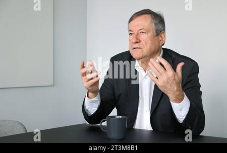 23.10.2023, Berlin - Deutschland. Hermann Waldner, Vorsitzender von Taxi Deutschland Berlin. *** 23 10 2023, Berlin Deutschland Hermann Waldner, Vorsitzender von Taxi Germany Berlin Stockfoto