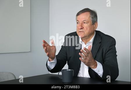 23.10.2023, Berlin - Deutschland. Hermann Waldner, Vorsitzender von Taxi Deutschland Berlin. *** 23 10 2023, Berlin Deutschland Hermann Waldner, Vorsitzender von Taxi Germany Berlin Stockfoto