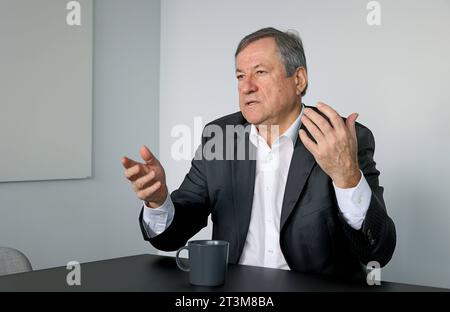 23.10.2023, Berlin - Deutschland. Hermann Waldner, Vorsitzender von Taxi Deutschland Berlin. *** 23 10 2023, Berlin Deutschland Hermann Waldner, Vorsitzender von Taxi Germany Berlin Stockfoto