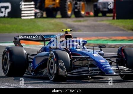 MONZA CIRCUIT, ITALIEN - 2. SEPTEMBER: Logan Sargeant, Williams Racing FW45 während des Grand Prix von Italien auf Monza Circuit am Samstag, 2. September 2023 in Monza, Italien. (Foto: Michael Potts/BSR Agency) Credit: BSR Agency/Alamy Live News Stockfoto