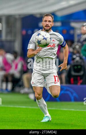 Mailand, Italien. Oktober 2023. Andreas Ulmer (17) vom FC Salzburg beim UEFA Champions League-Spiel zwischen Inter und FC Salzburg bei Giuseppe Meazza in Mailand. (Foto: Gonzales Photo - Tommaso Fimiano). Stockfoto
