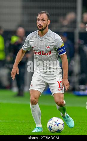 Mailand, Italien. Oktober 2023. Andreas Ulmer (17) vom FC Salzburg beim UEFA Champions League-Spiel zwischen Inter und FC Salzburg bei Giuseppe Meazza in Mailand. (Foto: Gonzales Photo - Tommaso Fimiano). Stockfoto