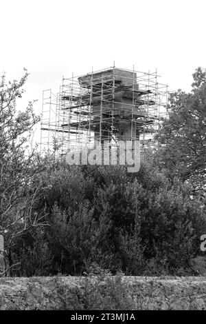 Akropolis von Rhodos, Tempel des Pythion Apollo im Bau, der auf dem Hügel Monte Smith in Schwarz-weiß steht Stockfoto