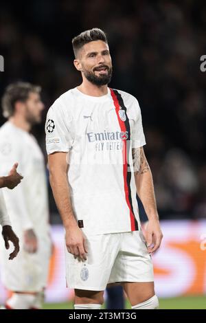 Paris, Frankreich. September 2023. Olivier Giroud vom AC Milan im Spiel der UEFA Champions League zwischen Paris Saint-Germain und AC Milan am 25. Oktober 2023 im Parc des Princes in Paris. Foto: David Niviere/ABACAPRESS.COM Credit: Abaca Press/Alamy Live News Stockfoto