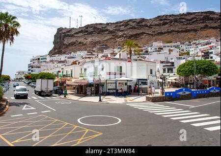 GRAN CANARIA, SPANIEN - 31. Juli 2023: Die Häuser in Playa de Mogan auf der Kanarischen Insel Gran Canaria Stockfoto