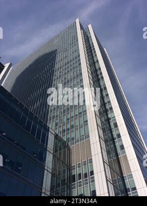 Deutsche Bank in der Upper Bank Street 10, Canary Wharf Finanzviertel, London, England. Stockfoto