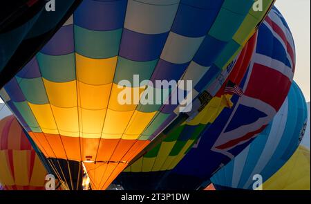 Albuquerque NM, USA - 7. Oktober 2023 - Start von Heißluftballons für Mass Stockfoto