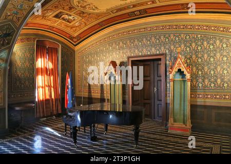 JERUSALEM, ISRAEL - 29. OKTOBER 2022: Innenraum des historischen österreichischen Hospizes (österreichisches Pilgerhospiz für die Heilige Familie) in Jerusalem, Israel Stockfoto