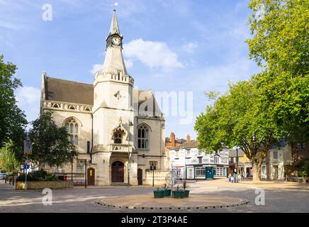 Das Banbury Town Hall an der Bridge Street ist ein viktorianisches gotisches Gebäude von E Bruner aus dem Jahr 1854 Banbury Oxfordshire England UK GB Europe Stockfoto