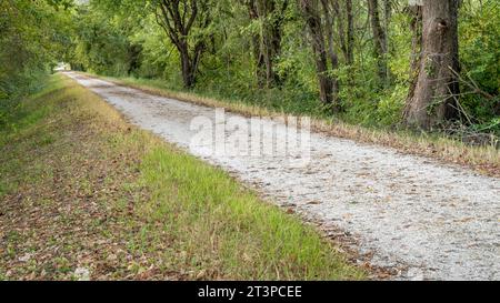 Katy Trail in der Nähe von McKittrick, Missouri, in herbstlicher Landschaft Stockfoto