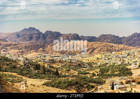 Wadi Musa Dorf, Häuser und Landschaft rund um, das Zentrum des alten Petra, Jordanien Stockfoto