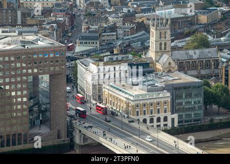 Blick auf die London Bridge vom Sky Garden in London England Großbritannien Stockfoto