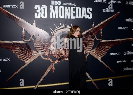 Mexiko-Stadt, Mexiko. Oktober 2023. 25. Oktober 2023, Mexiko-Stadt: Karla Farfan besucht den schwarzen Teppich der zweiten Staffel Premiere der Monedas TV-Serie 30 von HBO im Salon Barcelona. Am 25. Oktober 2023 in Mexiko-Stadt. (Foto: Carlos Tischler/ Eyepix Group) (Foto: Eyepix/NurPhoto) Credit: NurPhoto SRL/Alamy Live News Stockfoto