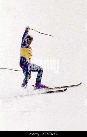 Italien Bormio 18.03.1995: Alberto Tomba, italienischer Skirennläufer, an der Ziellinie des Rennens Stockfoto