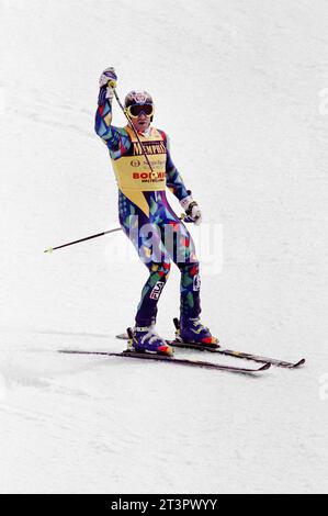 Italien Bormio 18.03.1995: Alberto Tomba, italienischer Skirennläufer, an der Ziellinie des Rennens Stockfoto