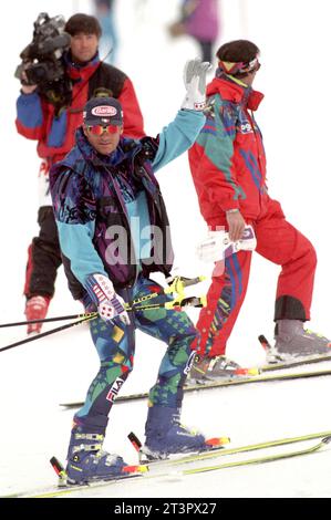 Italien Bormio 18.03.1995: Alberto Tomba, italienischer Skiläufer, während der Aufklärung vor dem Rennen Stockfoto