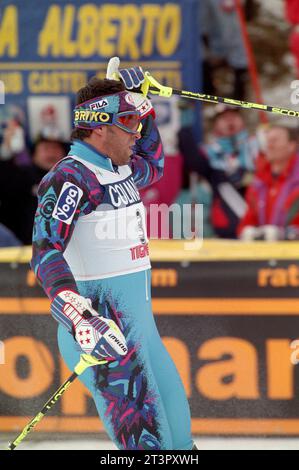 France Tignes 04.12.1994: Alberto Tomba, italienischer Skiläufer, während des WM-Rennens 1994/1995 Stockfoto