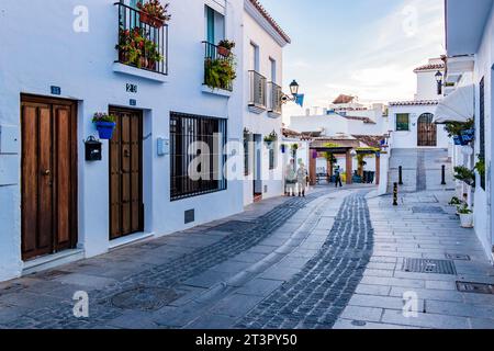 Typische Straße in Mijas. Mijas Pueblo. Mijas, Málaga, Andalusien, Spanien, Europa Stockfoto