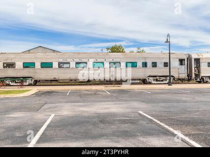 Austin Steam Train Association Hill County Flyer halten in Burnet, Texas - für Mittagessen, Shopping und Unterhaltung. Stockfoto