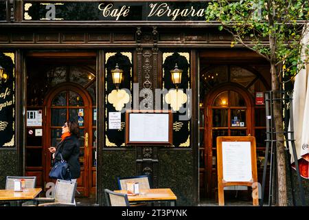 Traditionelle Taverne. Café Vergara, Calle de Vergara. Madrid hat eine wichtige gastronomische Tradition. Viele Restaurants, die die Stadt vorbereitet haben“ Stockfoto