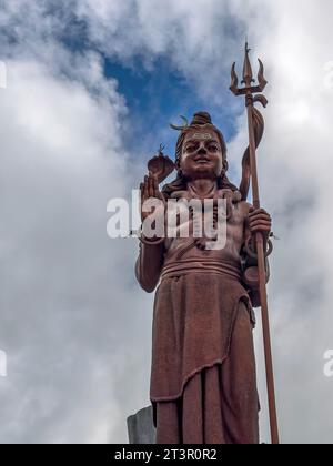 Blick auf die riesige Statue von Lord Shiva im Grand Bassin, Ganga Talao religiöse Stätte auf Mauritius Stockfoto