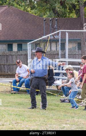 Austin Steam Train Association Hill County Flyer halten in Burnet, Texas - für Mittagessen, Shopping und Unterhaltung. Die Nachstellung des alten Westens. Stockfoto