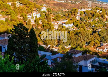 Villenentwicklungen in der Nähe von Mijas. Mijas Pueblo. Mijas, Málaga, Andalusien, Spanien, Europa Stockfoto