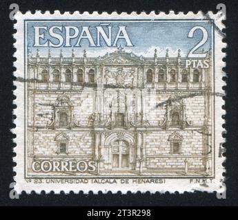 SPANIEN - CA. 2001: Briefmarke von Spanien, zeigt die Universität und das historische Revier von Alcala de Henares, ca. 2001 Stockfoto