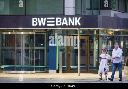 BW-Bank, kleiner Schloßplatz, Stuttgart, Baden-Württemberg, Deutschland *** BW Bank, kleiner Schloßplatz, Stuttgart, Baden Württemberg, Deutschland Credit: Imago/Alamy Live News Stockfoto