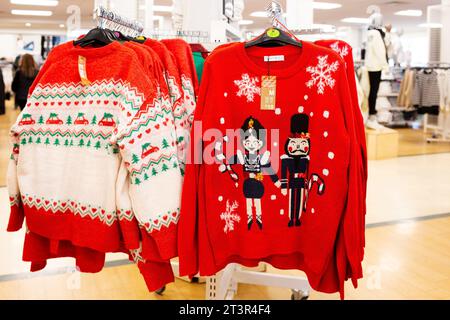 Primark 2023 Weihnachtspullover Kollektion Stockfoto
