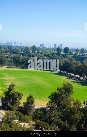 Blick auf will Rogers State Historic Park Polo Field in Pacific Palisades, Kalifornien, am Fuße der santa monica Mountains Stockfoto