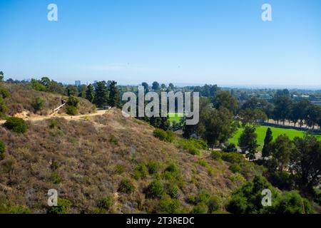 Blick auf will Rogers State Historic Park Polo Field in Pacific Palisades, Kalifornien, am Fuße der santa monica Mountains Stockfoto