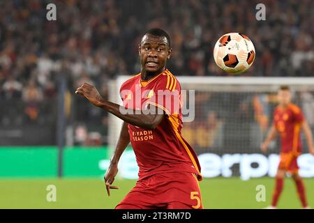 Rom, Italien. Oktober 2023. Evan N’Dicka von AS Roma während des Europa League Group G Fußballspiels zwischen AS Roma und SK Slavia Prag im Olimpico-Stadion in Rom (Italien), 26. Oktober 2023. Quelle: Insidefoto di andrea staccioli/Alamy Live News Stockfoto