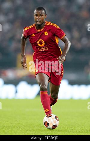 Rom, Italien. Oktober 2023. Evan Ndicka von AS Roma während des Gruppenspiels der UEFA Europa League zwischen AS Roma und Slavia Praha am 26. Oktober 2023 im Stadio Olimpico in Rom. Quelle: Giuseppe Maffia/Alamy Live News Stockfoto