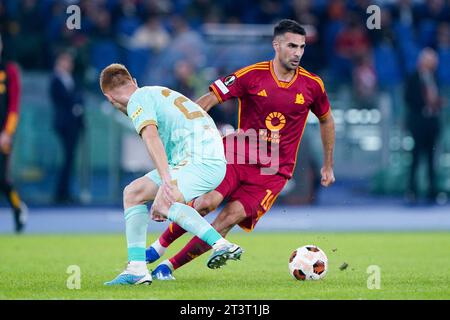 Rom, Italien. Oktober 2023. Zeki Celik von AS Roma während des Gruppenspiels der UEFA Europa League zwischen AS Roma und Slavia Praha im Stadio Olimpico am 26. Oktober 2023 in Rom. Quelle: Giuseppe Maffia/Alamy Live News Stockfoto