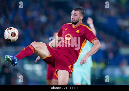 Rom, Italien. Oktober 2023. Bryan Cristante von AS Roma während des Gruppenspiels der UEFA Europa League zwischen AS Roma und Slavia Praha am 26. Oktober 2023 im Stadio Olimpico in Rom. Quelle: Giuseppe Maffia/Alamy Live News Stockfoto