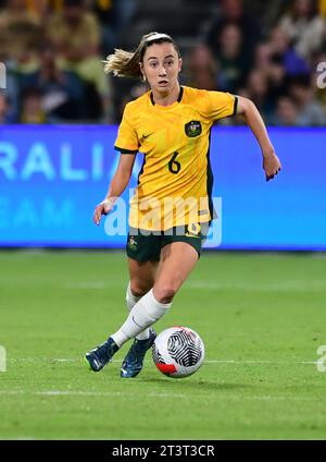 Perth, Australien. Oktober 2023. Clare Wheeler von der australischen Frauenfußballmannschaft ist 2024 beim Spiel der AFC Women's Football Olympic Qualifying Round 2 Group A zwischen Australien und der Islamischen Republik Iran im Perth Rectangular Stadium zu sehen. Endpunktzahl Australien 2:0 Islamische Republik Iran. Quelle: SOPA Images Limited/Alamy Live News Stockfoto