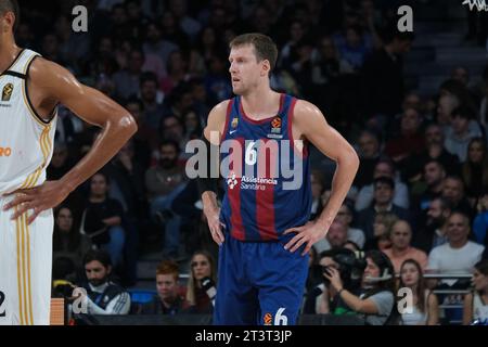 Jan Vesely vom FC Barcelona in der regulären Saison der Turkish Airlines EuroLeague Spiel in Runde 5 zwischen Real Madrid und FC Barcelona bei WiZi Stockfoto