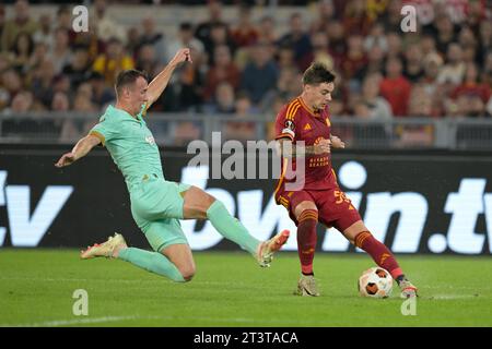 Stadio Olimpico, Rom, Italien. Oktober 2023. Europa League Football; Roma gegen Slavia Prag; Nicola Zalewski von AS Roma Credit: Action Plus Sports/Alamy Live News Stockfoto