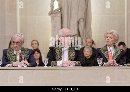 Paris, Frankreich, 14. April 2016. Yves Pouliquen, Erik Orsenna, Helene Carrere d'Encausse nehmen an der Ernennung von Marc Lambron zur Academie Francaise Teil Stockfoto