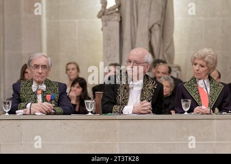 Paris, Frankreich, 14. April 2016. Yves Pouliquen, Erik Orsenna, Helene Carrere d'Encausse nehmen an der Ernennung von Marc Lambron zur Academie Francaise Teil Stockfoto