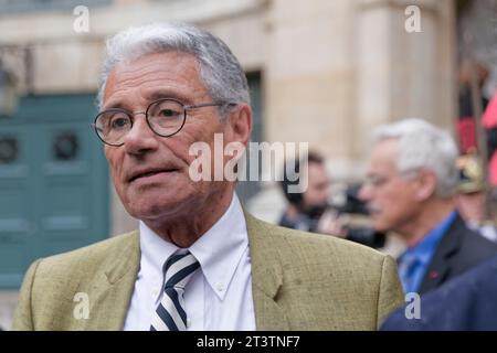 Paris, Frankreich. 14. April 2016. Jean-Marie Périer nimmt an der Ernennung von Marc Lambron zur Academie Francaise in Paris Teil Stockfoto