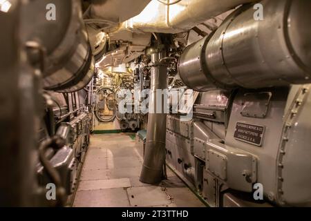 Muskegon, Michigan - Maschinenraum der USS Silversides, eines U-Bootes der Gato-Klasse aus dem Zweiten Weltkrieg, im USS Silversides Submarine Museum. Stockfoto