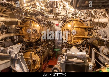 Muskegon, Michigan - der Achtertorpedoraum der USS Silversides, eines U-Bootes der Gato-Klasse aus dem Zweiten Weltkrieg, im USS Silversides Submarine Museum. Stockfoto