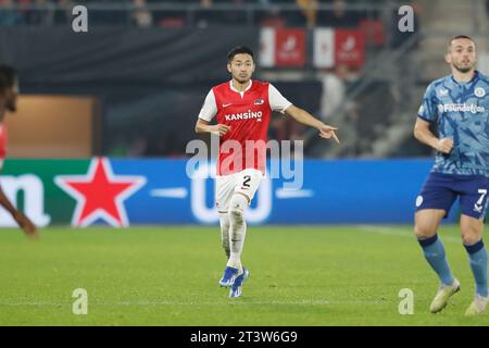 Alkmaar, Niederlande. Oktober 2023. Yukinari Sugawara (AZ) Fußball/Fußball : UEFA Europa Conference League Gruppenspiel der Gruppe E zwischen AZ Alkmaar 1-4 Aston Villa FC im AZ Stadion in Alkmaar, Niederlande . Quelle: Mutsu Kawamori/AFLO/Alamy Live News Stockfoto