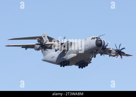 Ein Airbus A400M Atlas Transport-Flugzeug, Seriennummer ZM143, der britischen Royal Air Force auf den Falklandinseln. Stockfoto